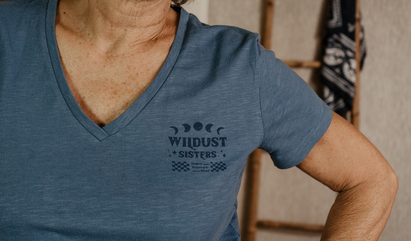 Wildust Sisters sister T-shirt
