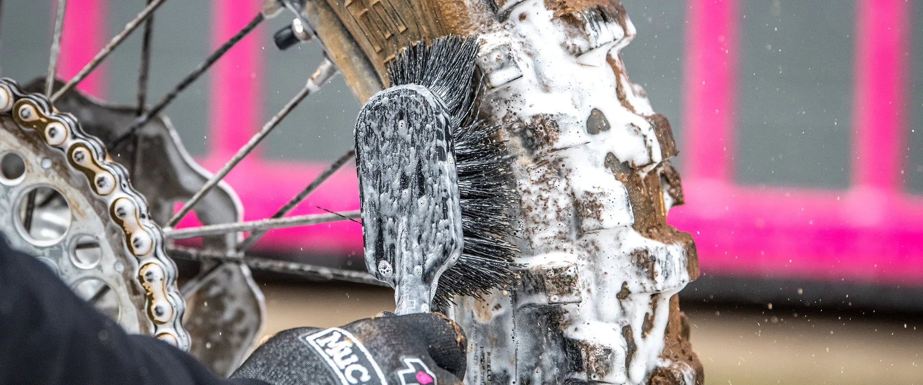 MUC-OFF Tyre & Cassette Brush